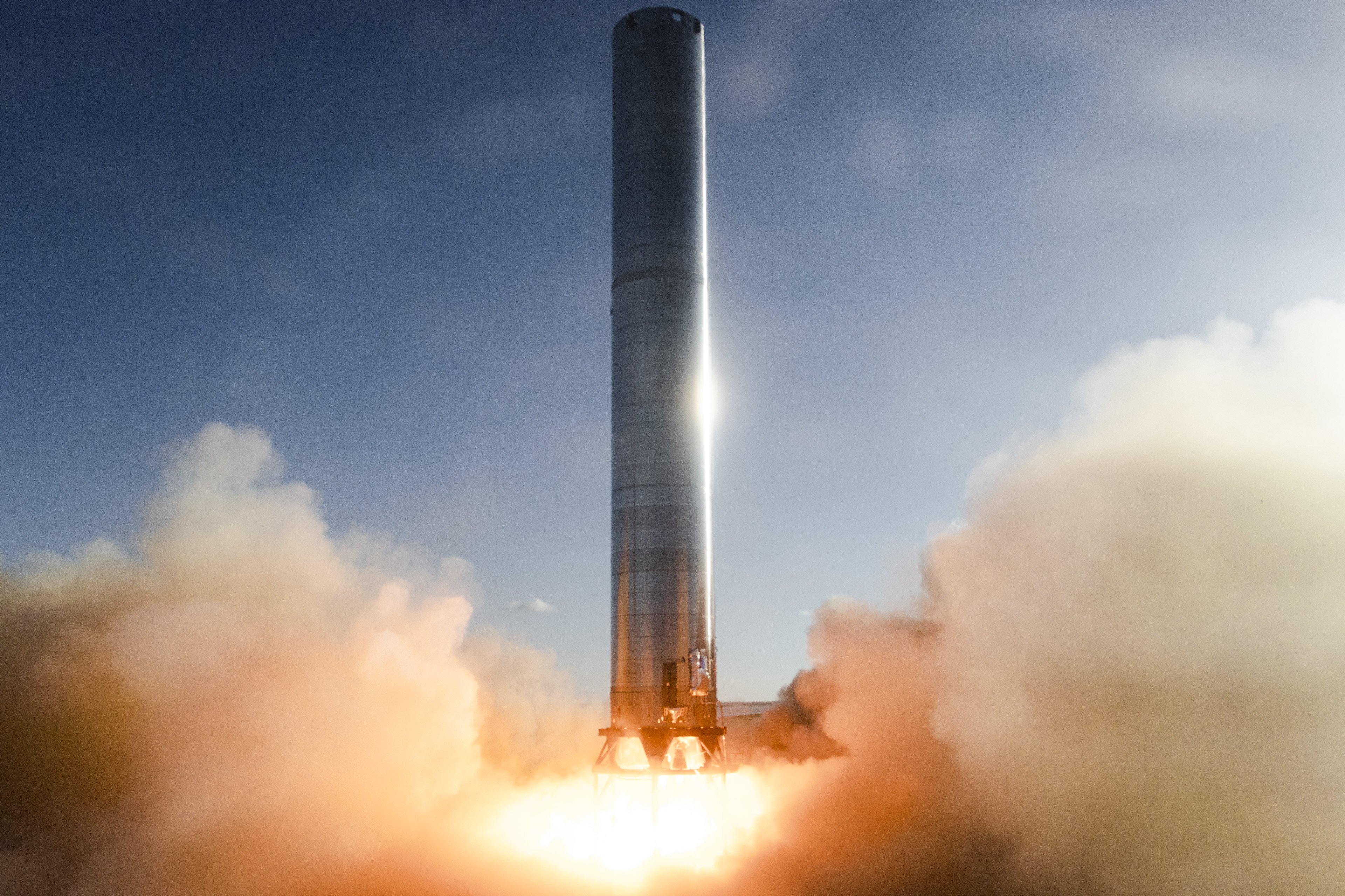 Test statyczny prototypu Super Heavy Booster 3 (Źródło: SpaceX)