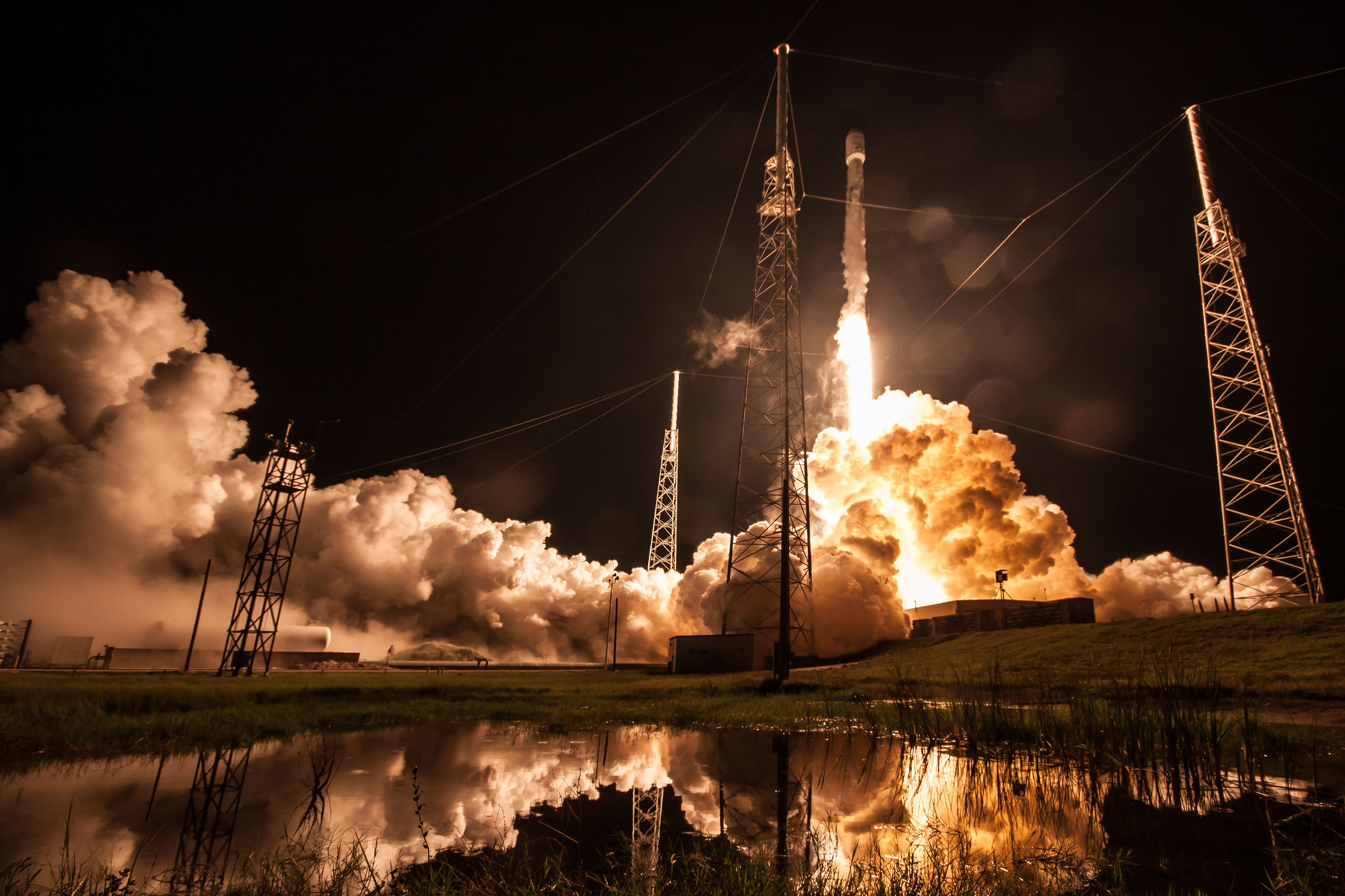 Start rakiety Falcon 9 z satelitą Telstar 19 VANTAGE (Źródło: SpaceX)