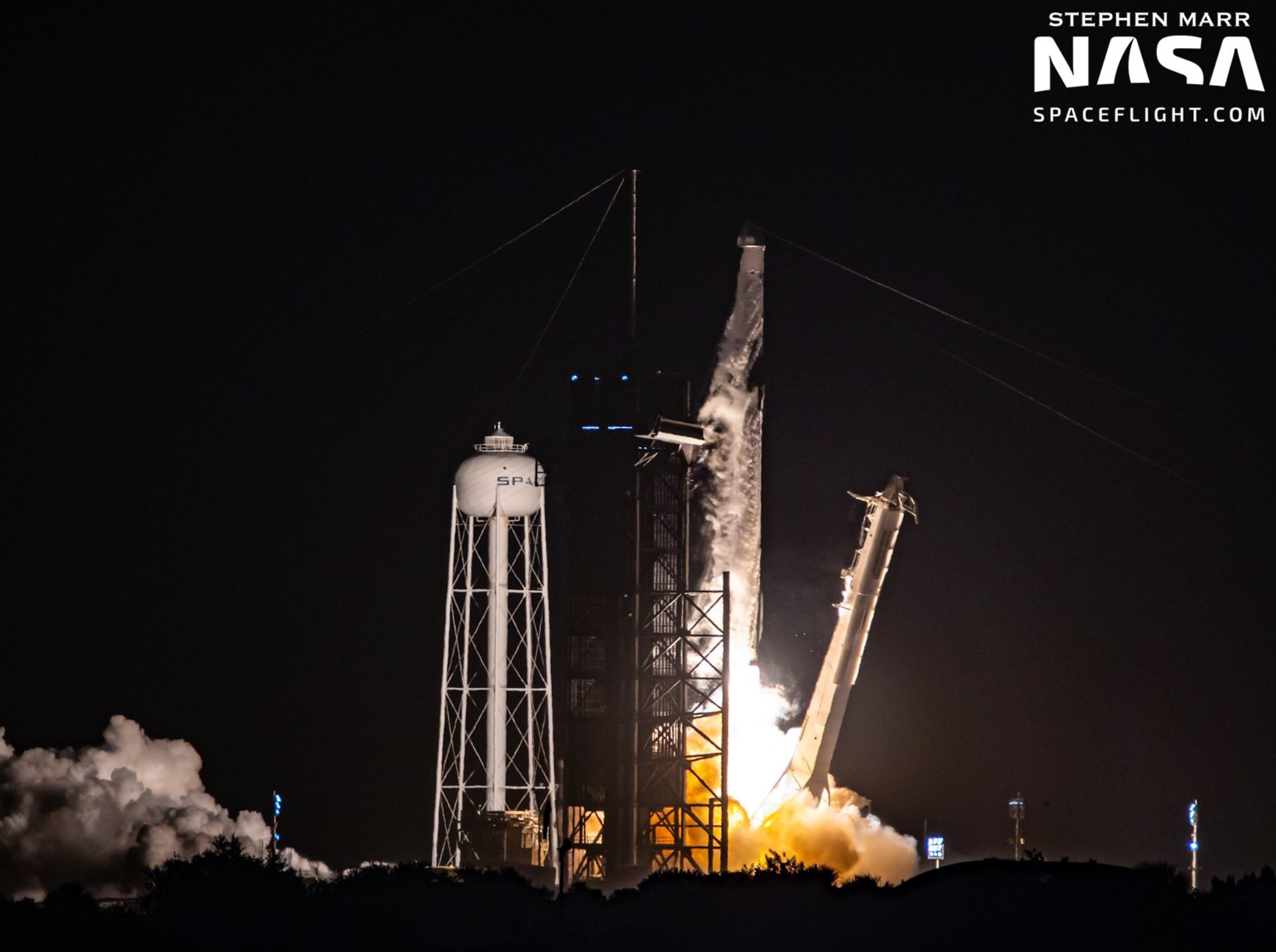 Start rakiety Falcon 9 z misją CRS-23 (Źródło: Stephen Marr dla NSF, NASASpaceFlight.com)
