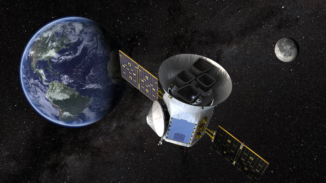 TESS na orbicie Ziemi, wizja artysty (Źródło: NASA)