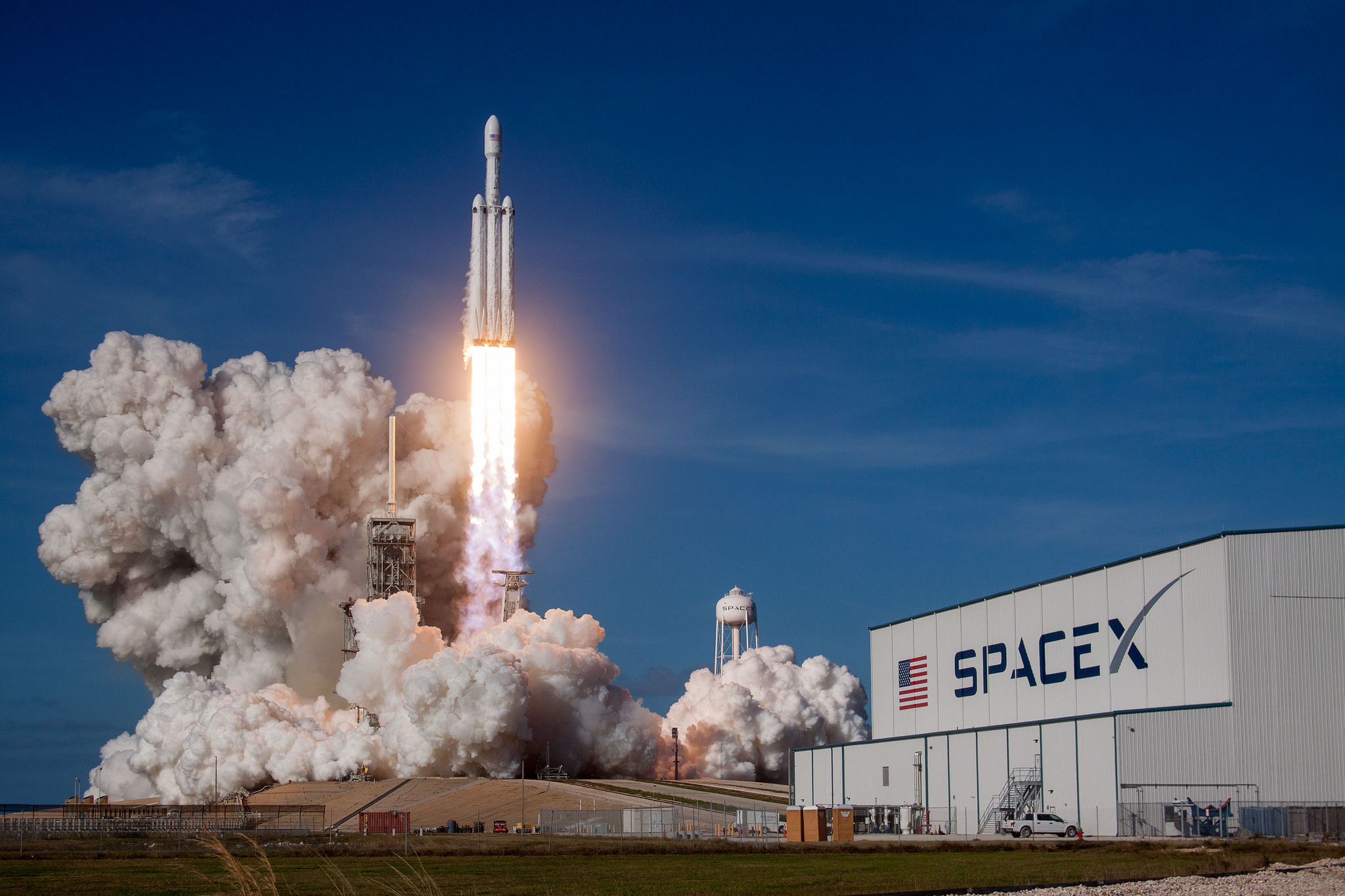 Falcon Heavy podczas pierwszej misji (Źródło: SpaceX)