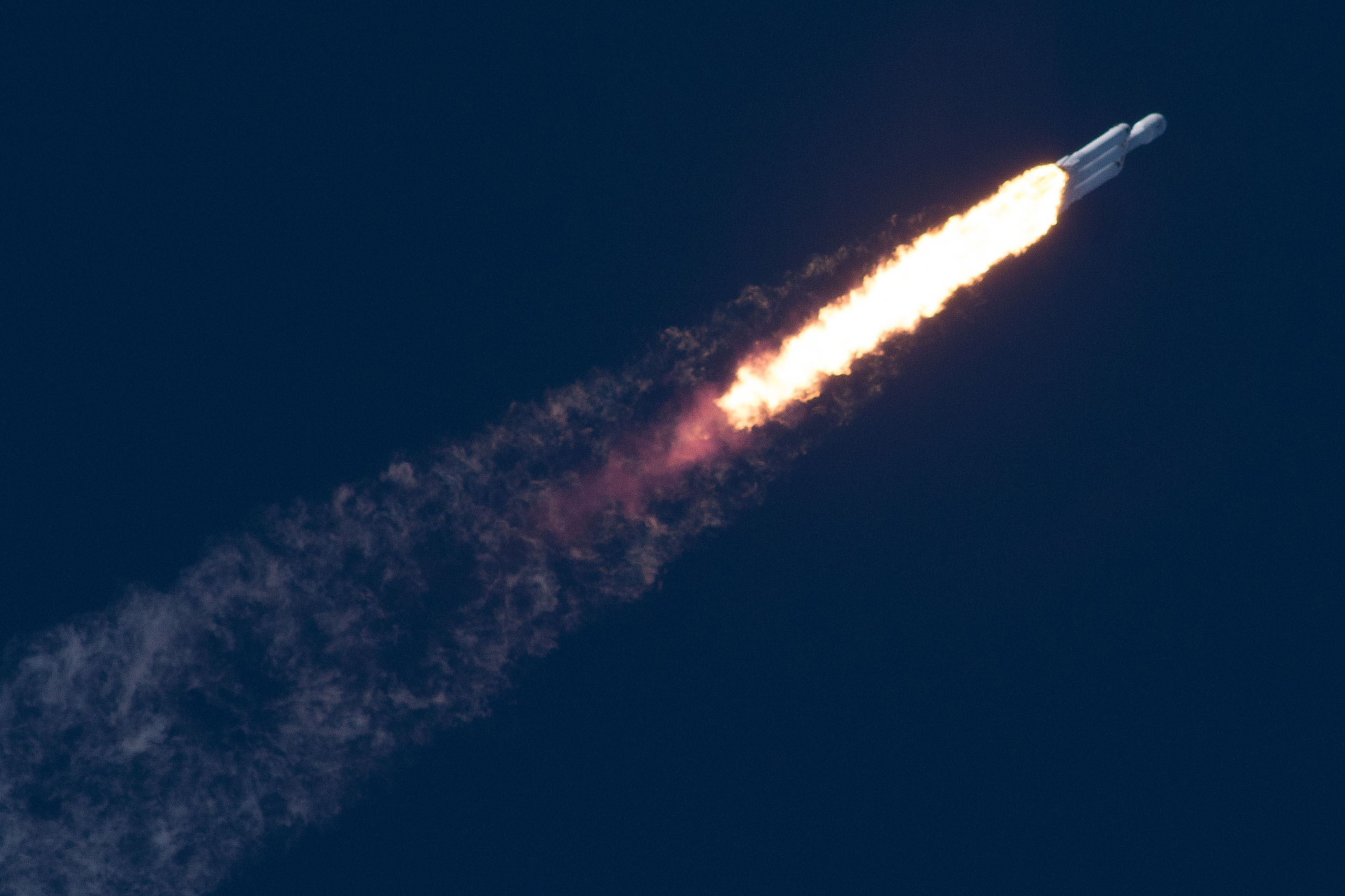 Pierwszy start rakiety Falcon Heavy (Źródło: SpaceX)
