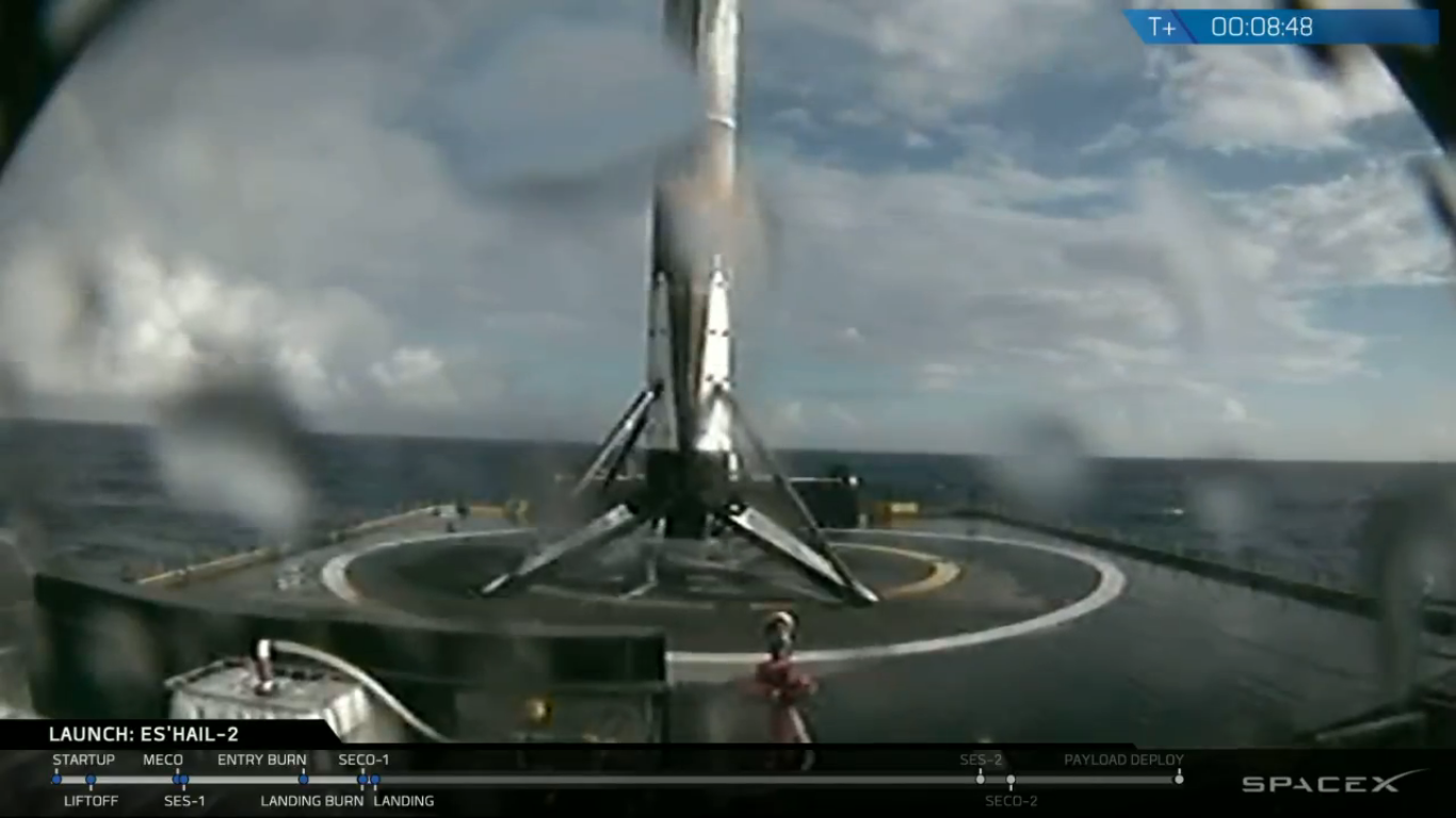 Pierwszy stopień Falcona 9, który wylądował na platformie OCISLY (Źródło: SpaceX)