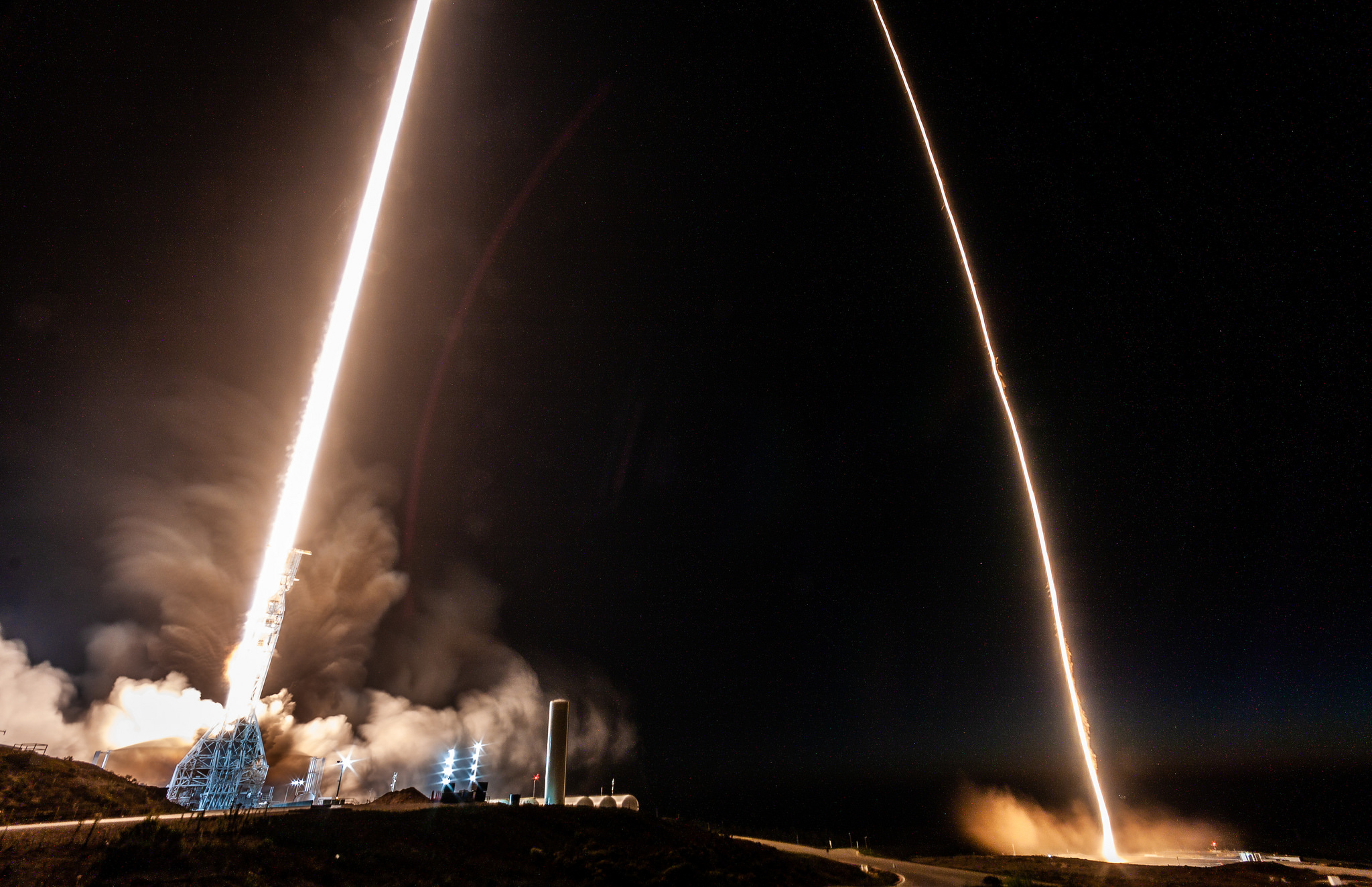 Start i lądowanie rakiety Falcon 9 podczas misji SAOCOM-1A (Źródło: SpaceX)