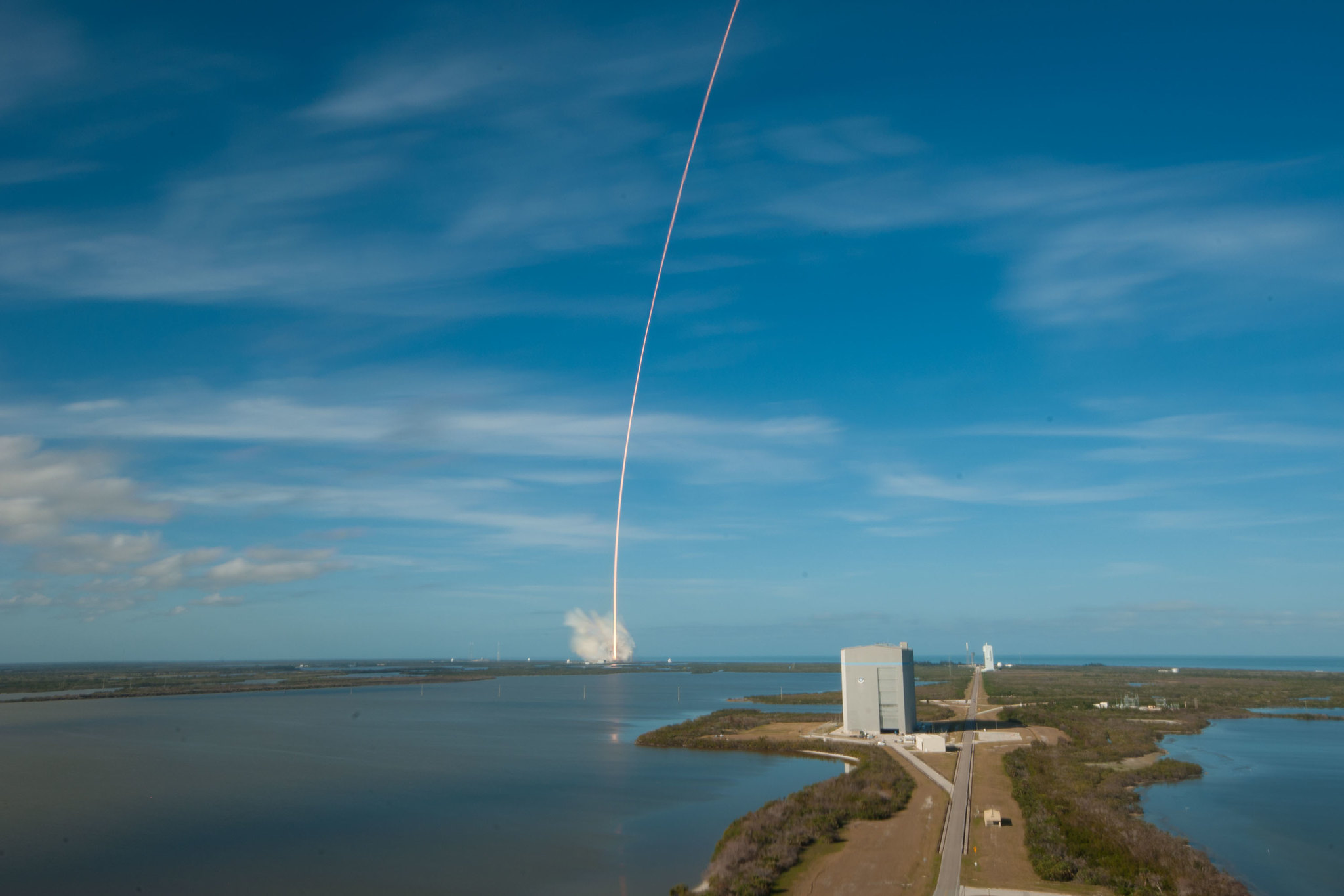 Start rakiety Falcon Heavy (Źródło: SpaceX)