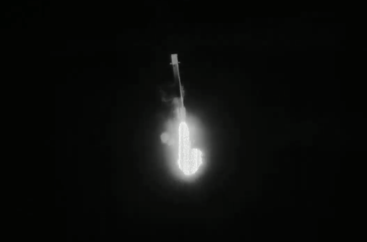 Lądowanie Falcona 9 podczas misji CRS-17 widoczne w podczerwieni (Źródło: SpaceX)