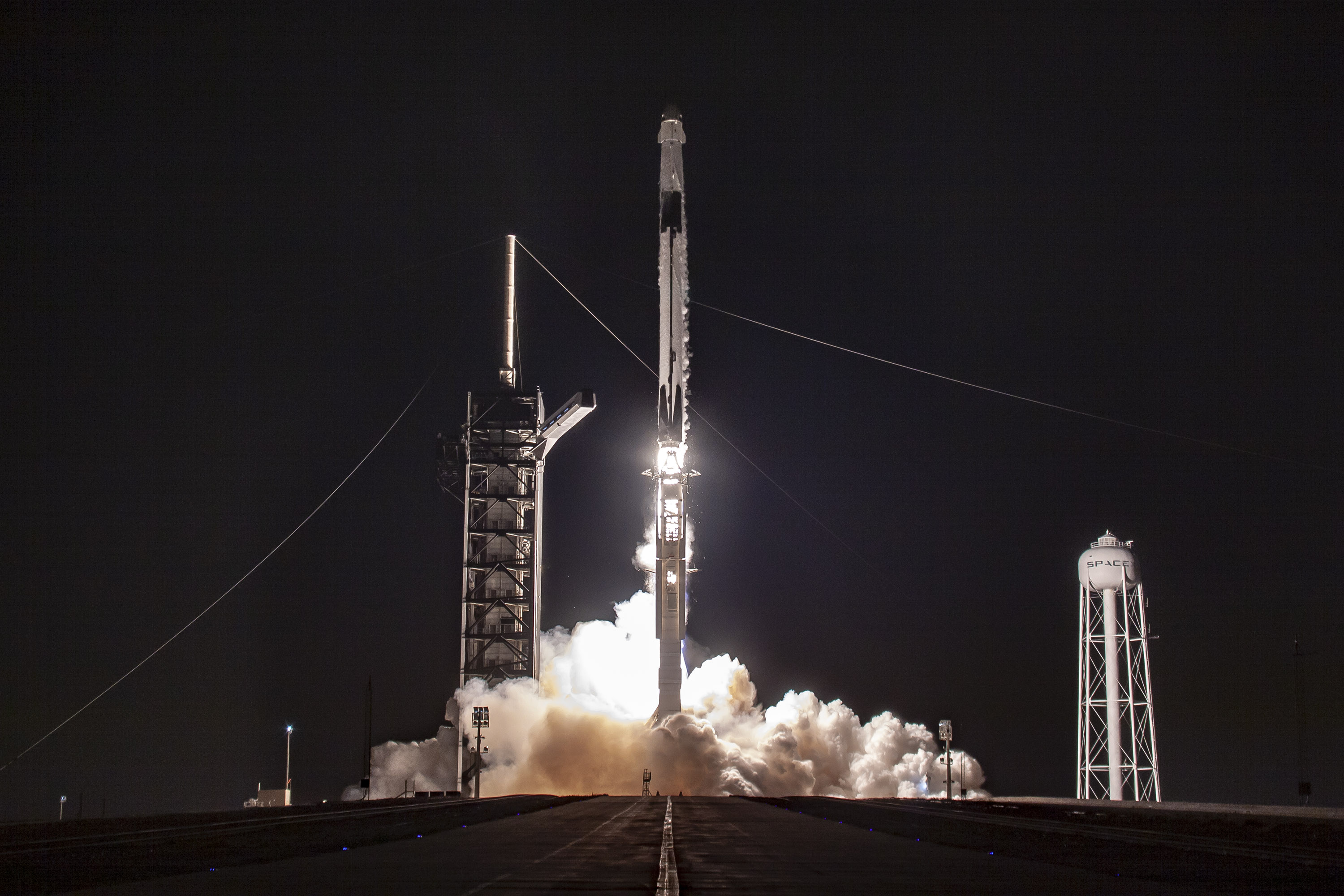 Start rakiety Falcon 9 z misją Crew Demo-1 (Źródło: SpaceX)
