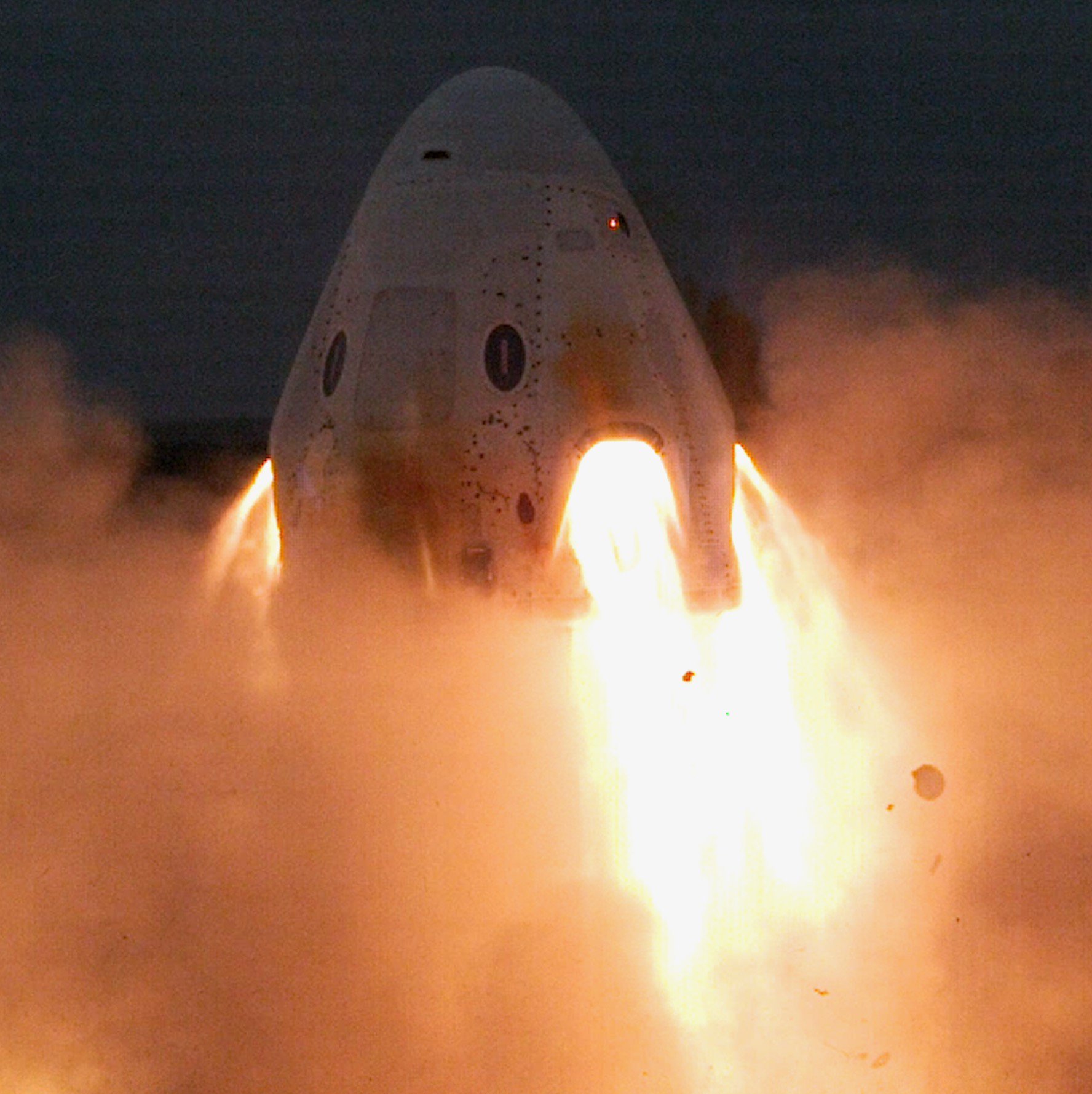 Test statyczny silników SuperDraco załogowej kapsuły Dragon (Źródło: SpaceX)