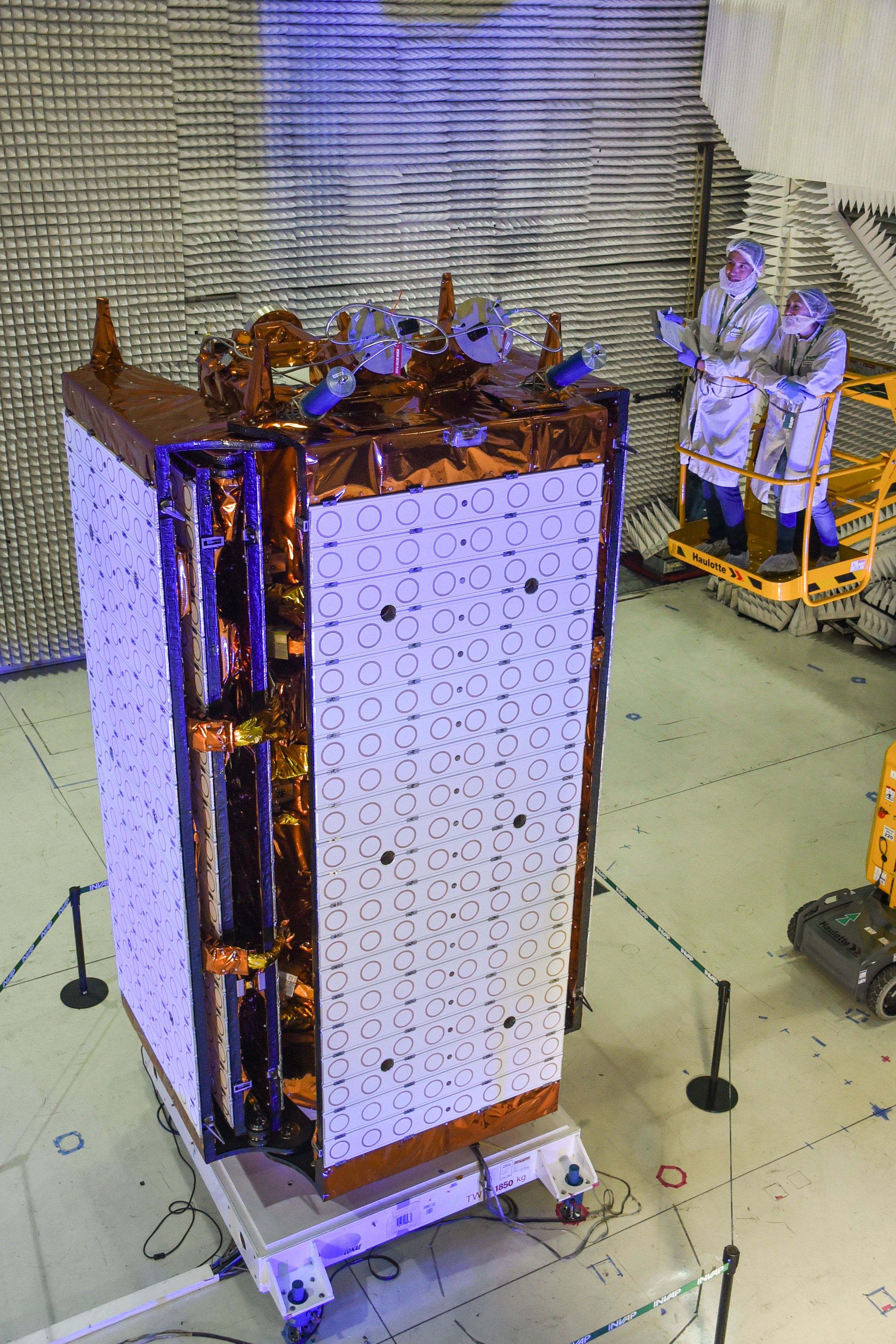 Złożony satelita SAOCOM 1B w ośrodku firm INVAP i CETSA w Bariloche w Argentynie (Źródło: CONAE)
