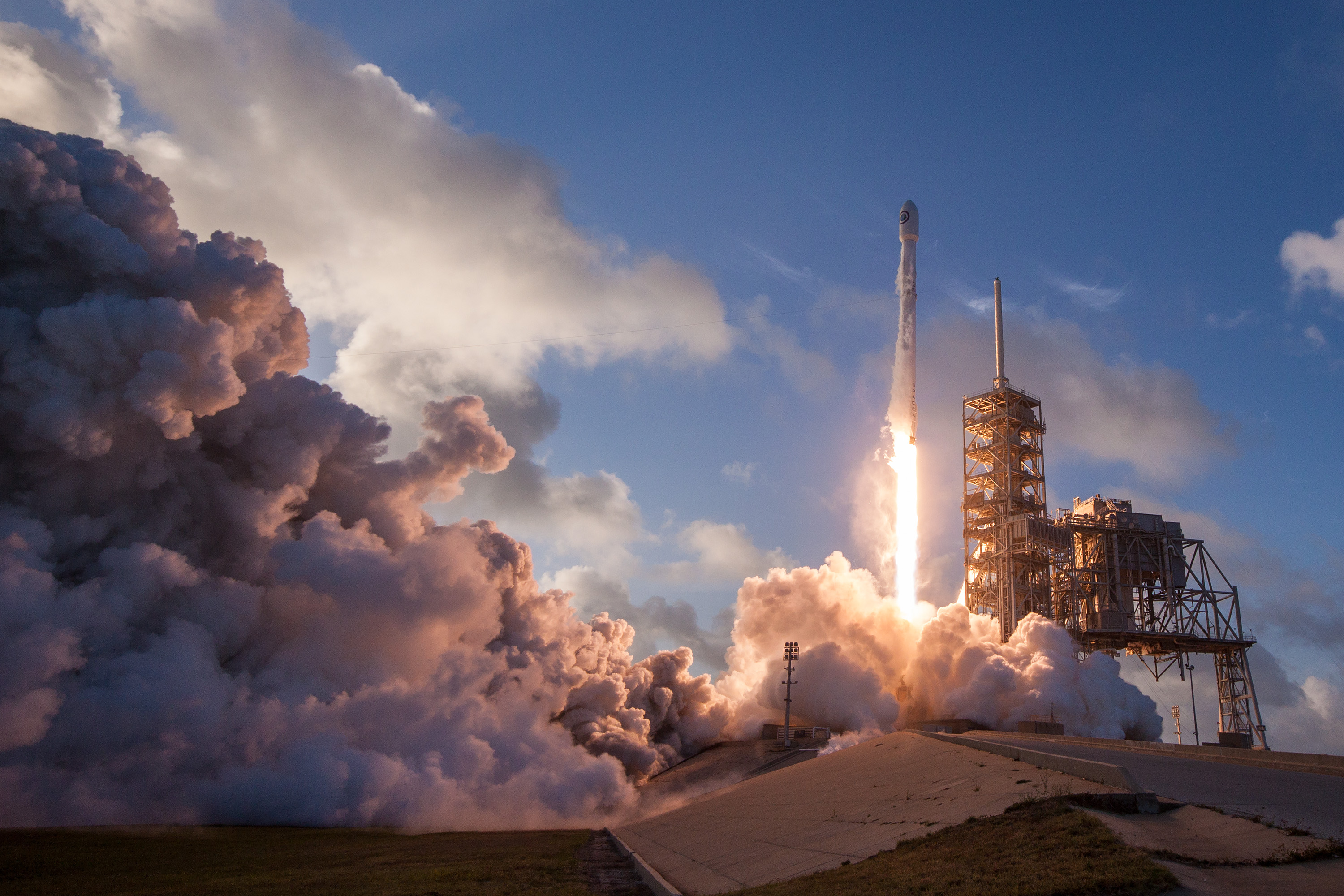 Start rakiety Falcon 9 z misją NROL-76 (Źródło: SpaceX)