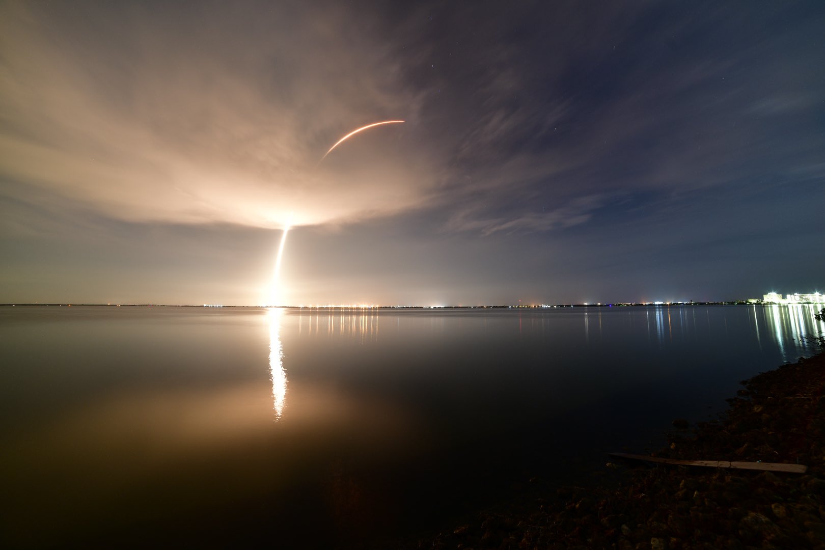 Start rakiety Falcon 9 z misją Starlink-10 (Źródło: Marek Cyzio, florydziak.com)
