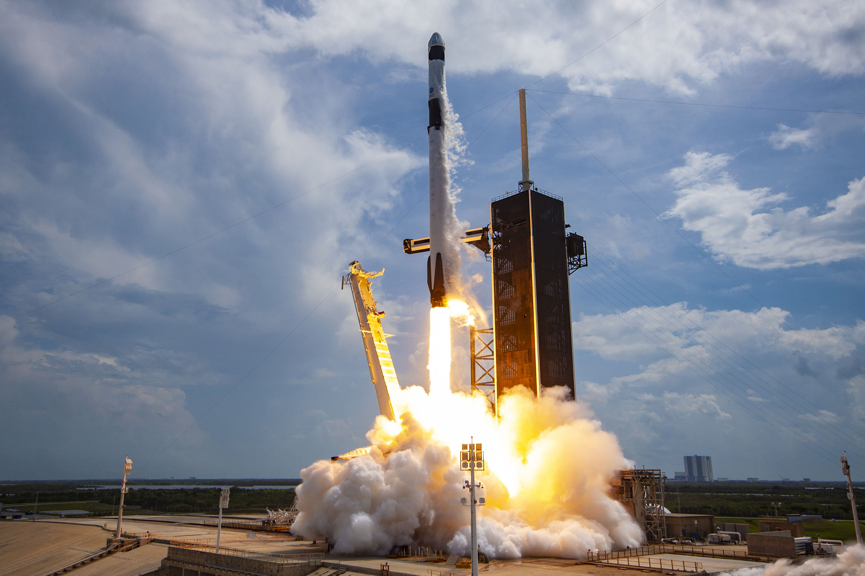 Start rakiety Falcon 9 z misją Crew Demo-2 (Źródło: SpaceX)