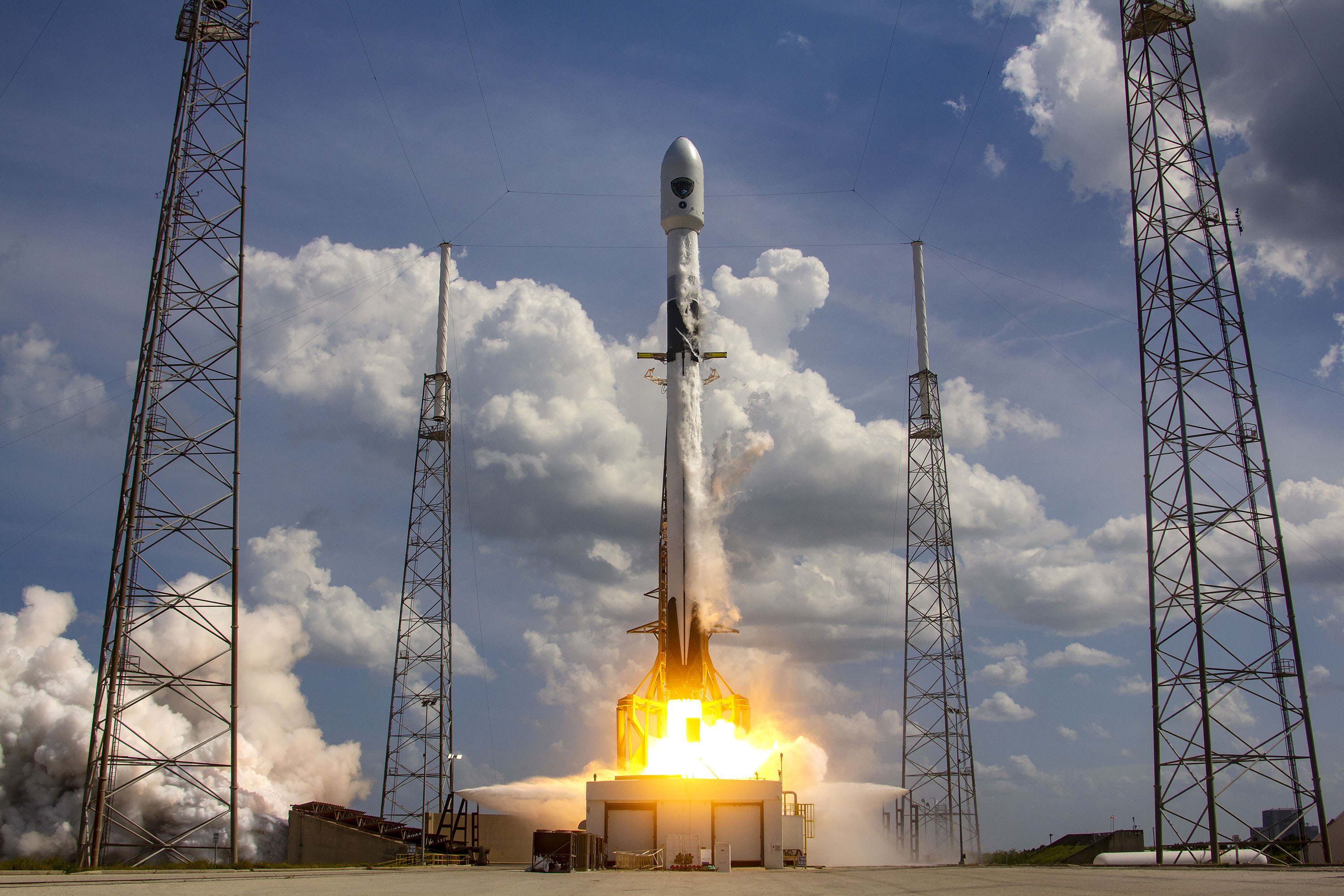 Start rakiety Falcon 9 z misją GPS III SV03 (Źródło: SpaceX)