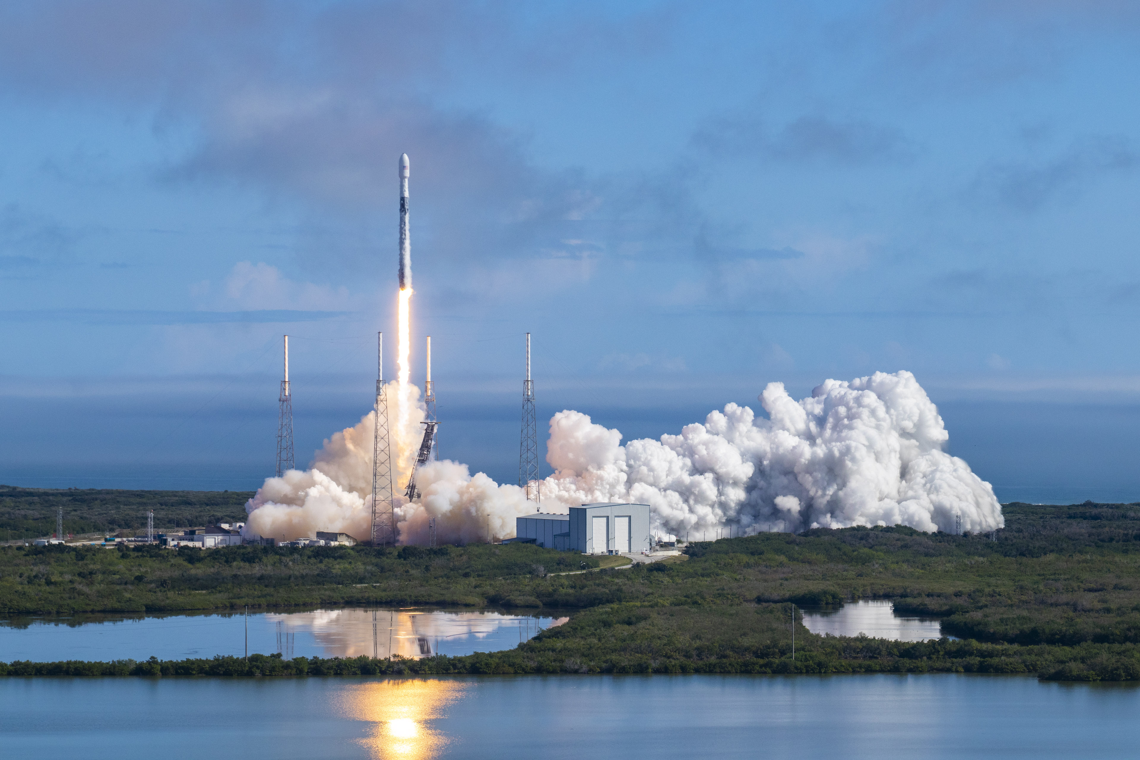 Start rakiety Falcon 9 z misją Starlink-5 (Źródło: SpaceX)