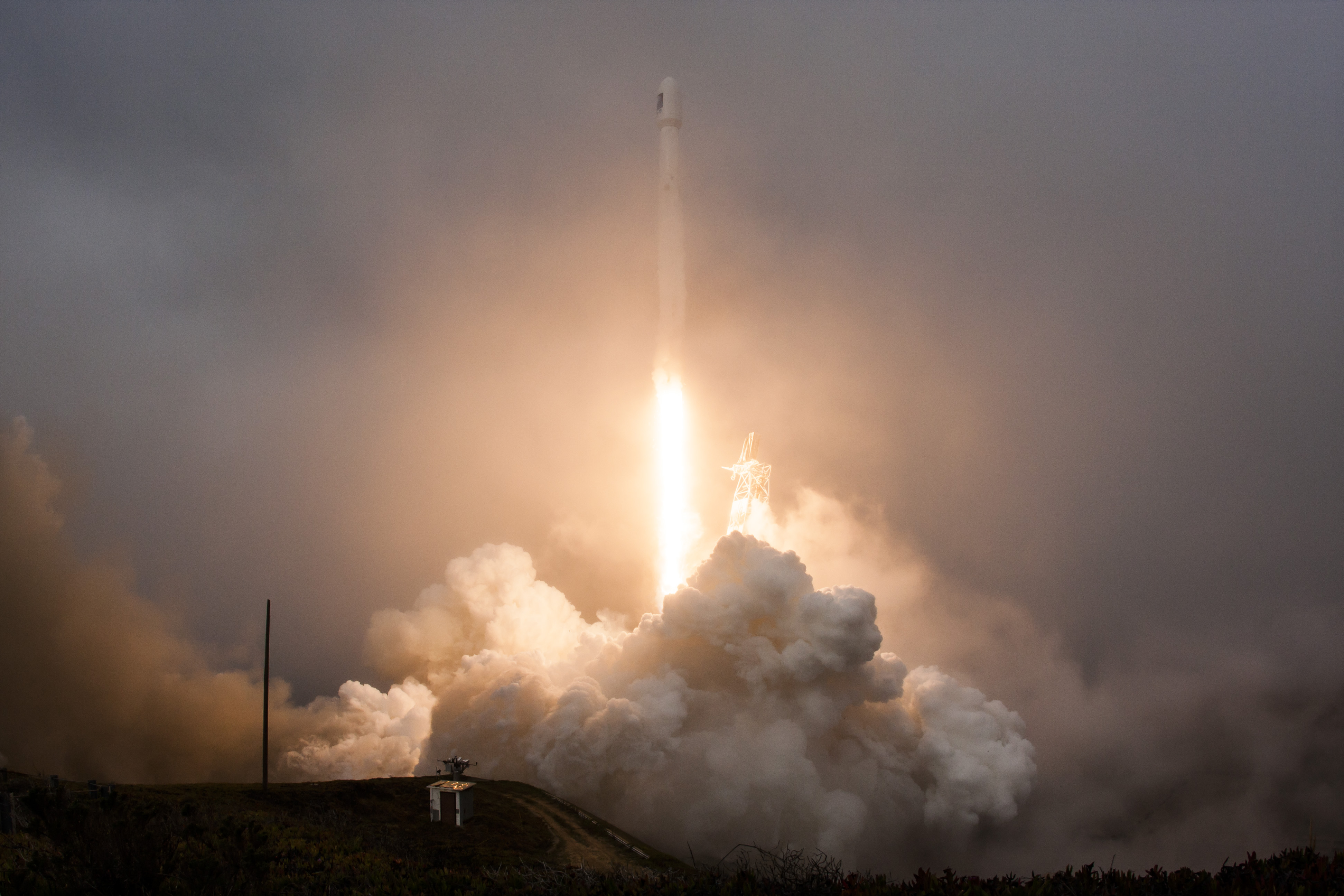 Start rakiety Falcon 9 z misją Jason-3 (Źródło: SpaceX)