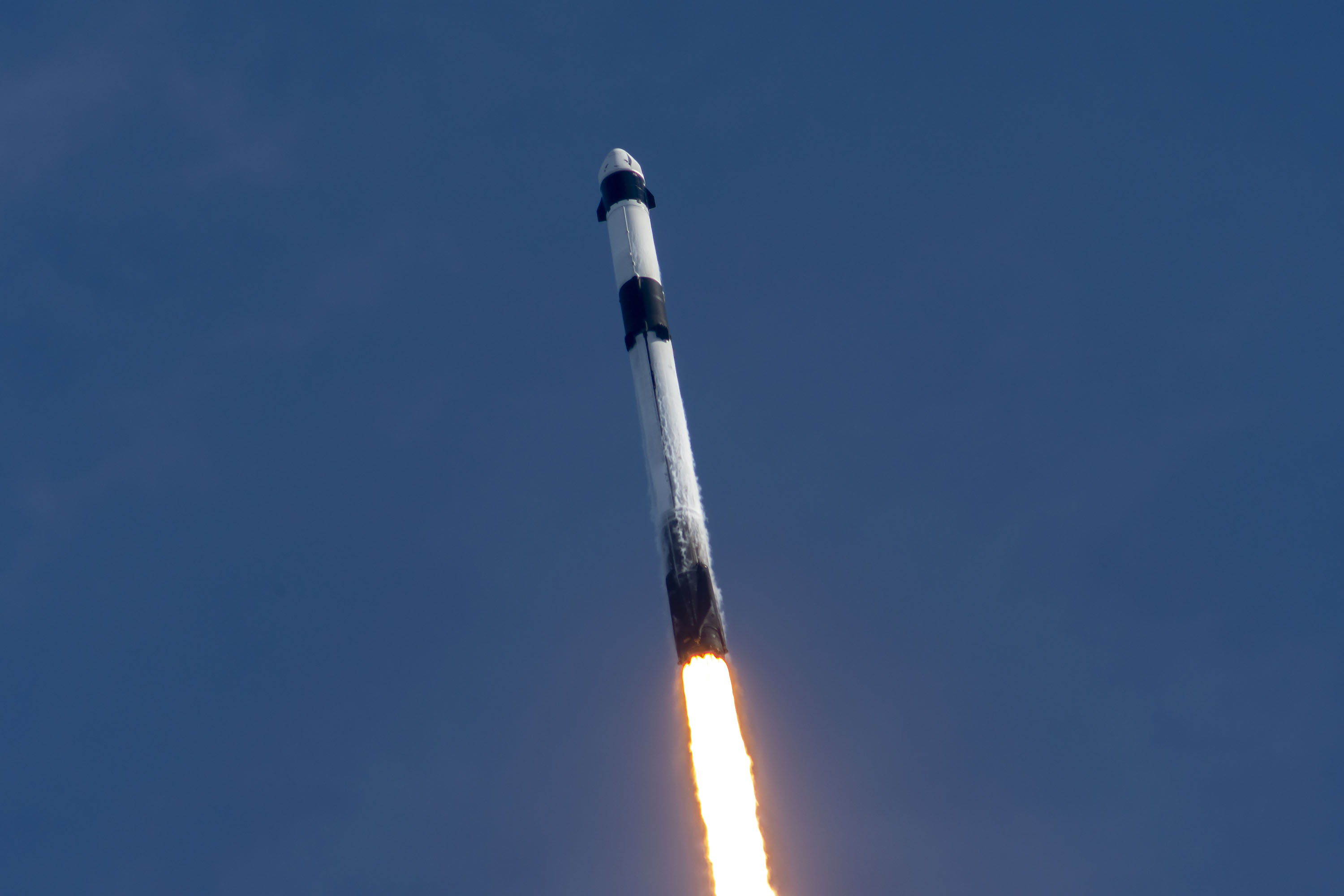 Start rakiety Falcon 9 z misją CRS-21 (Źródło: SpaceX)