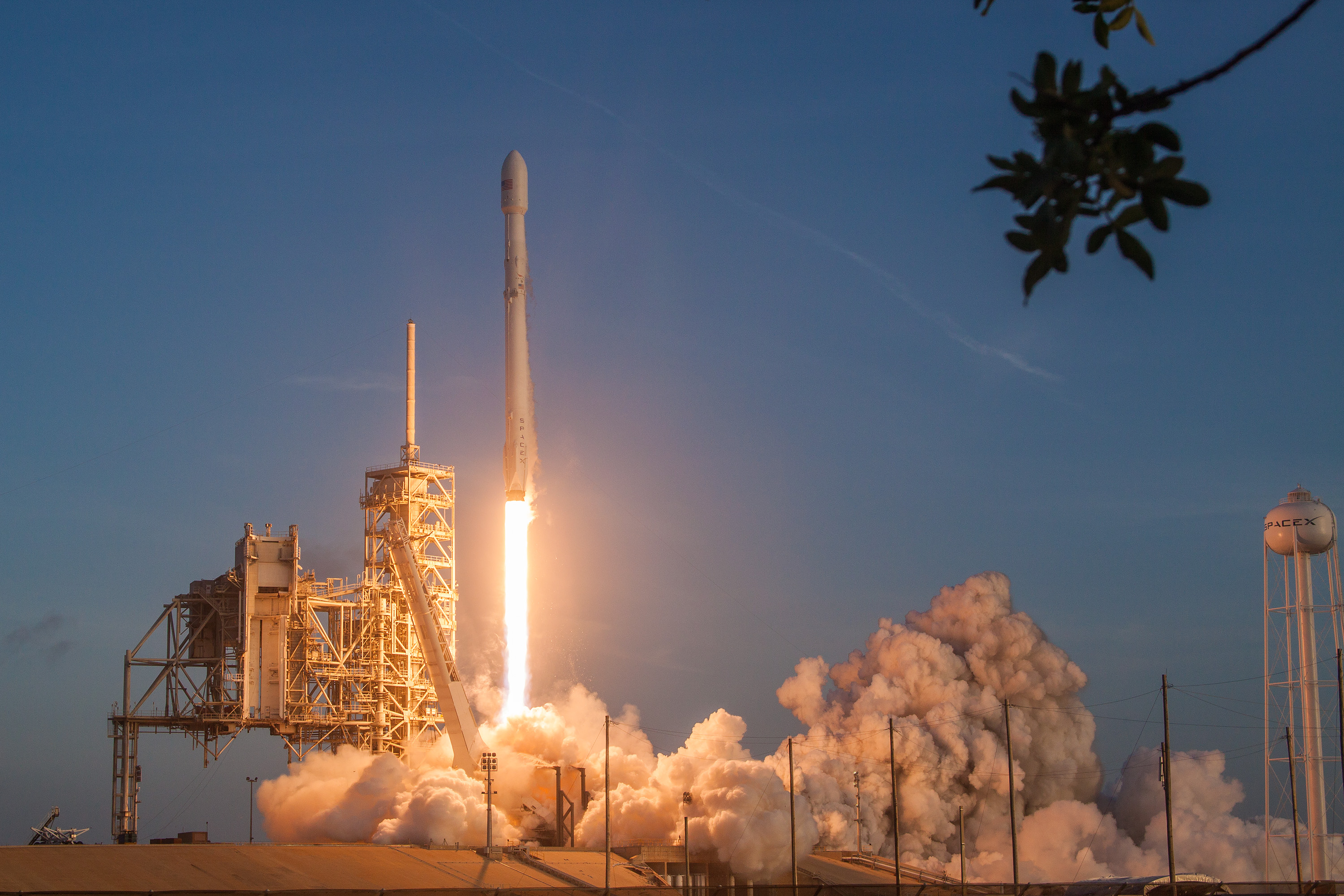 Start rakiety Falcon 9 z misją NROL-76 (Źródło: SpaceX)