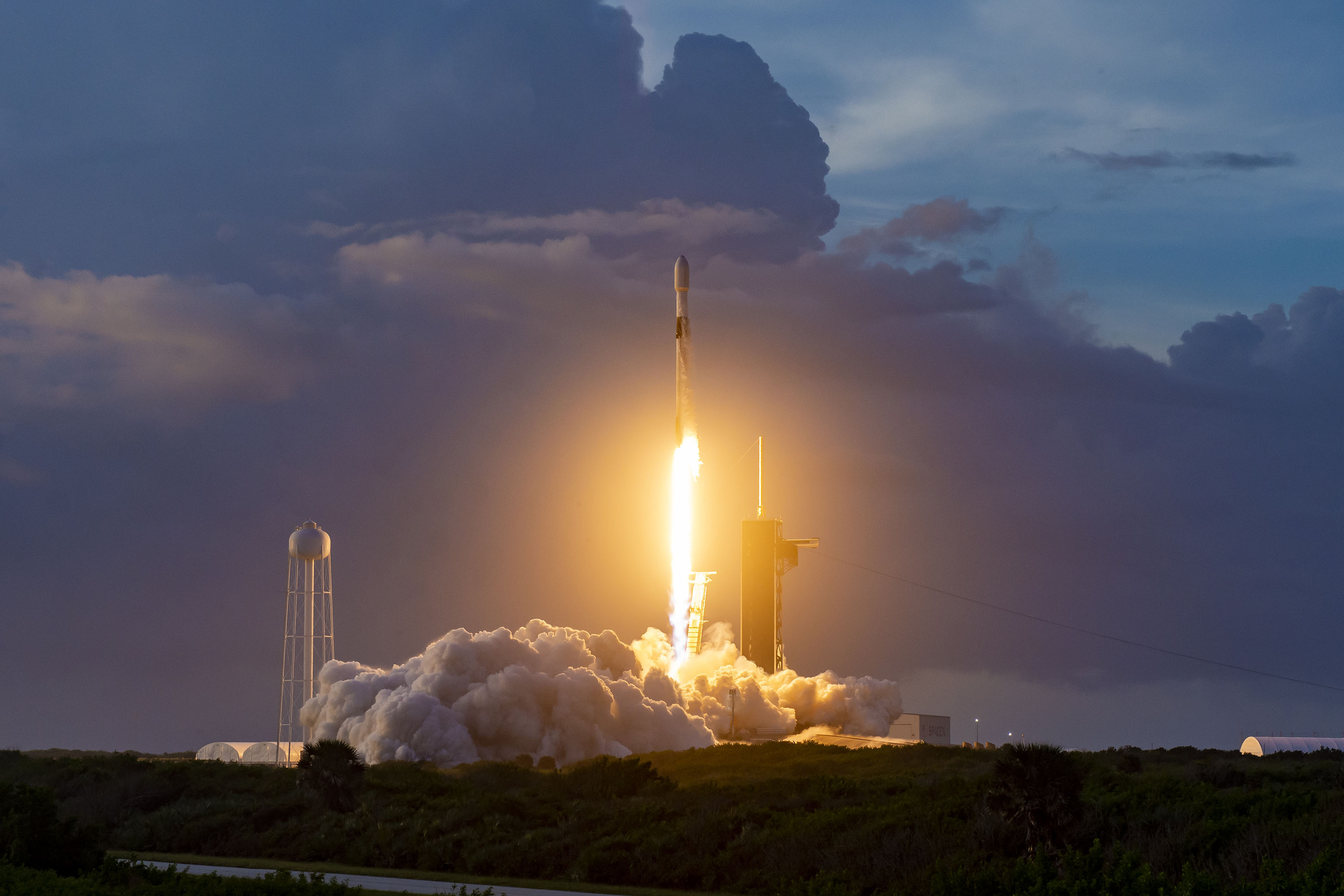 Start rakiety Falcon 9 z misją Starlink-13 (Źródło: SpaceX)