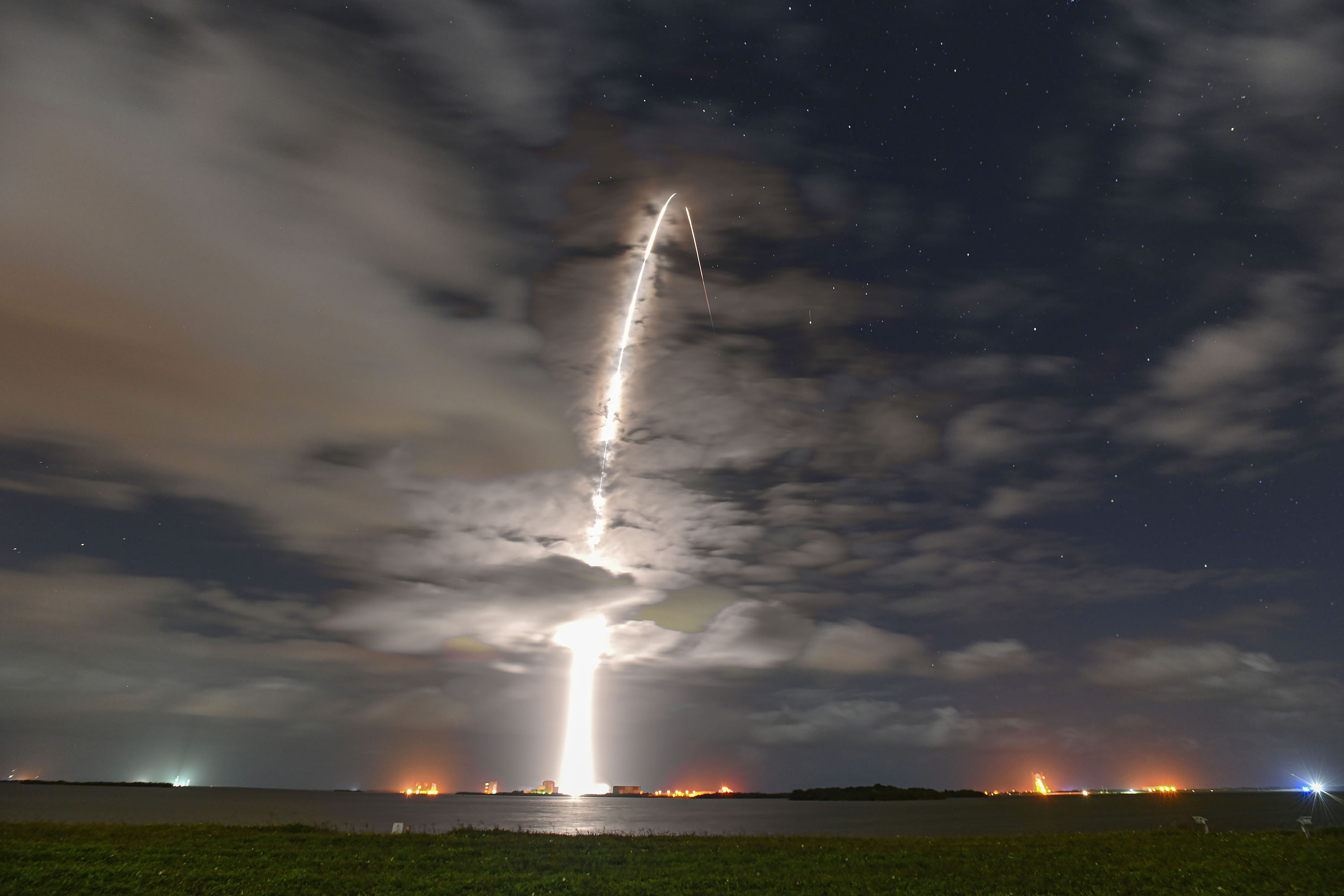 Start rakiety Falcon 9 z misją Starlink-16 (Źródło: SpaceX)