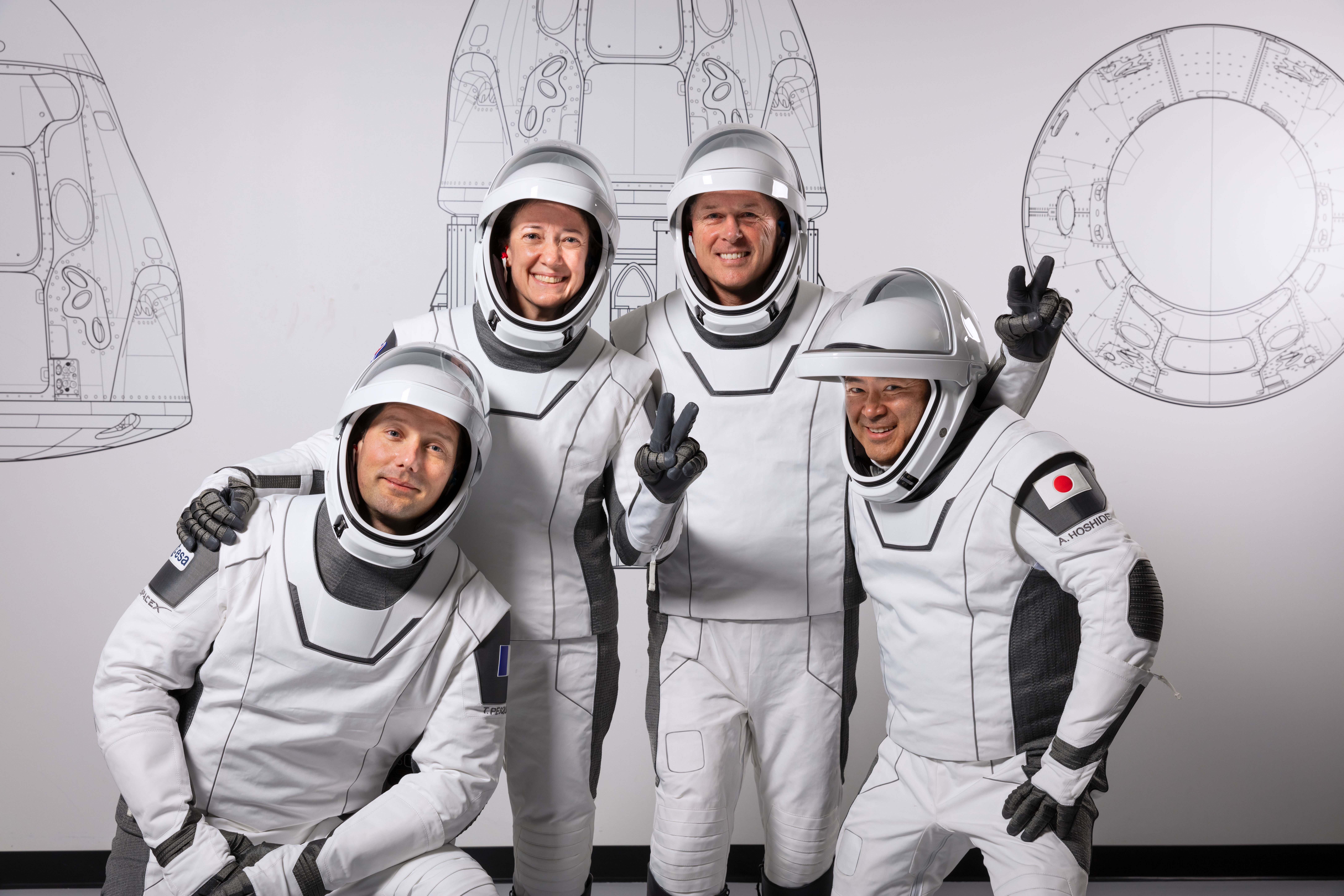 Załoga misji Crew-2 podczas treningów w siedzibie SpaceX, od lewej: Thomas Pesquet, Megan McArthur, Shane Kimbrough, Akihiko Hoshide (Źródło: SpaceX)