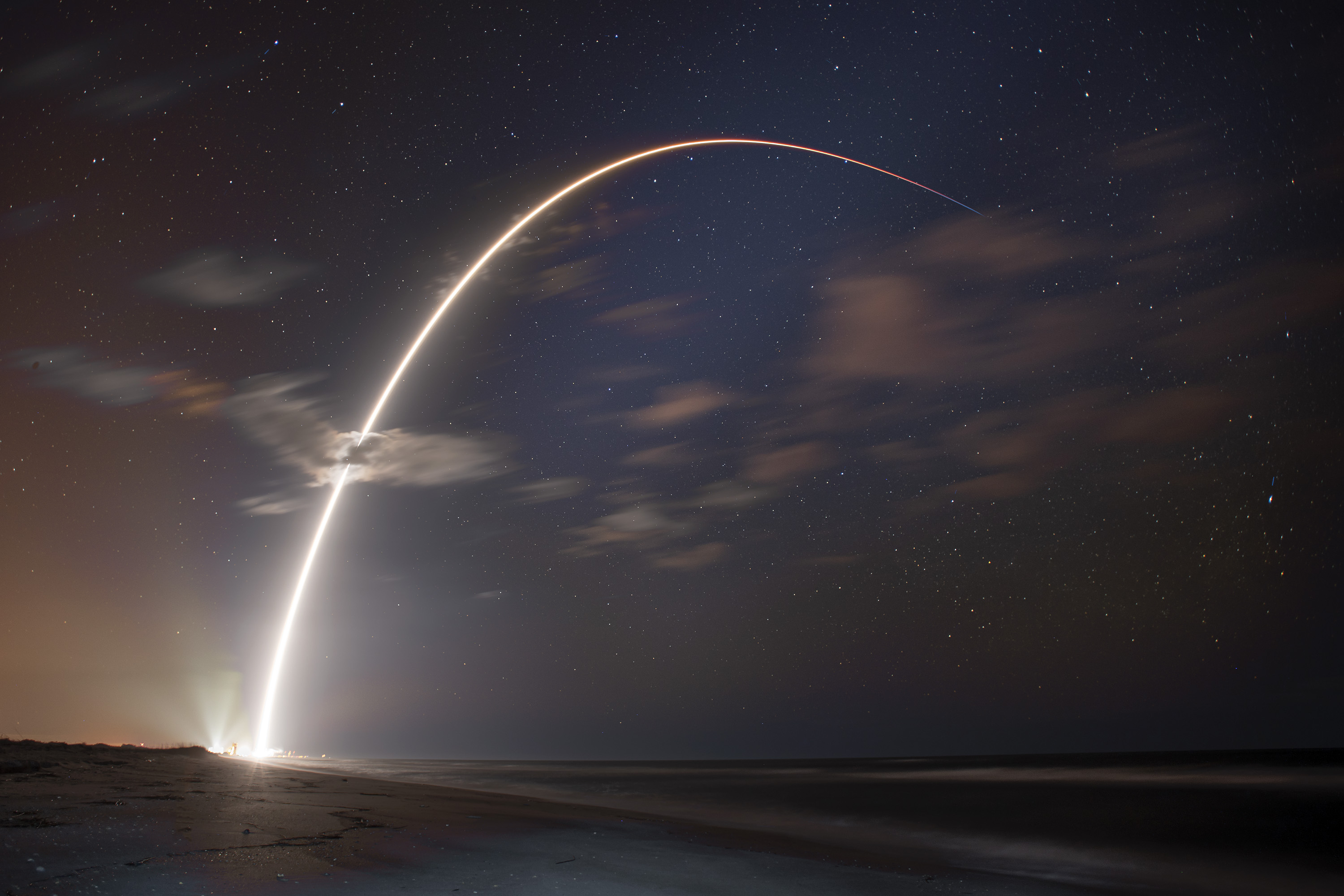 Start rakiety Falcon 9 z misją Starlink-21 (Źródło: SpaceX)