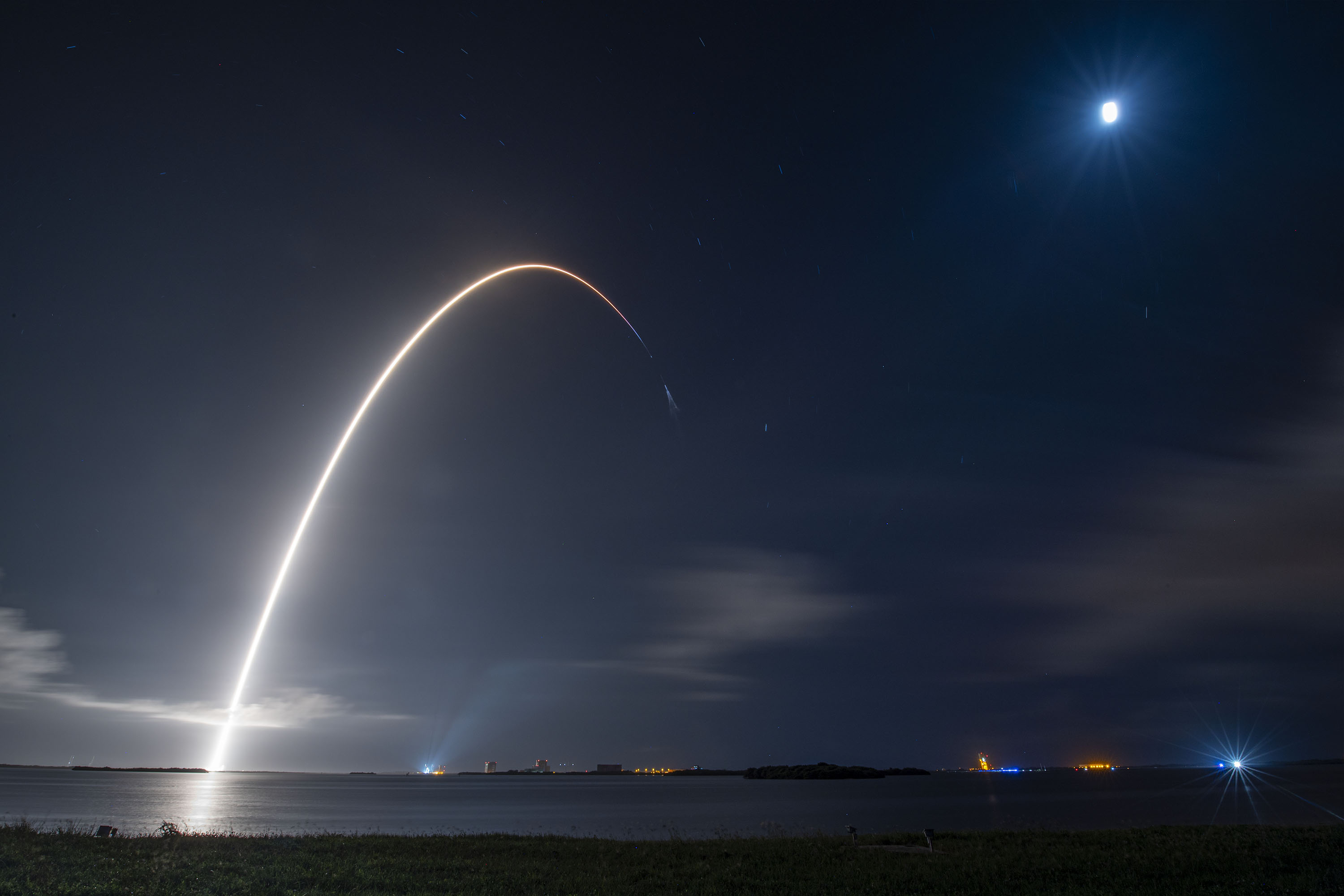 Start rakiety Falcon 9 z misją CRS-23 (Źródło: SpaceX)