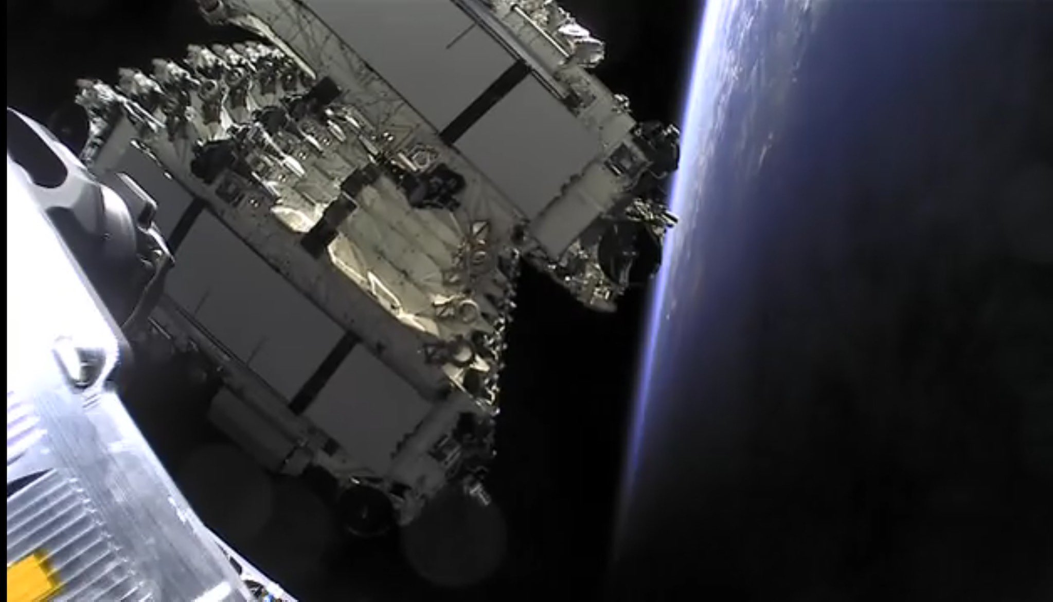 Satelity Starlink na orbicie (Źródło: Elon Musk)