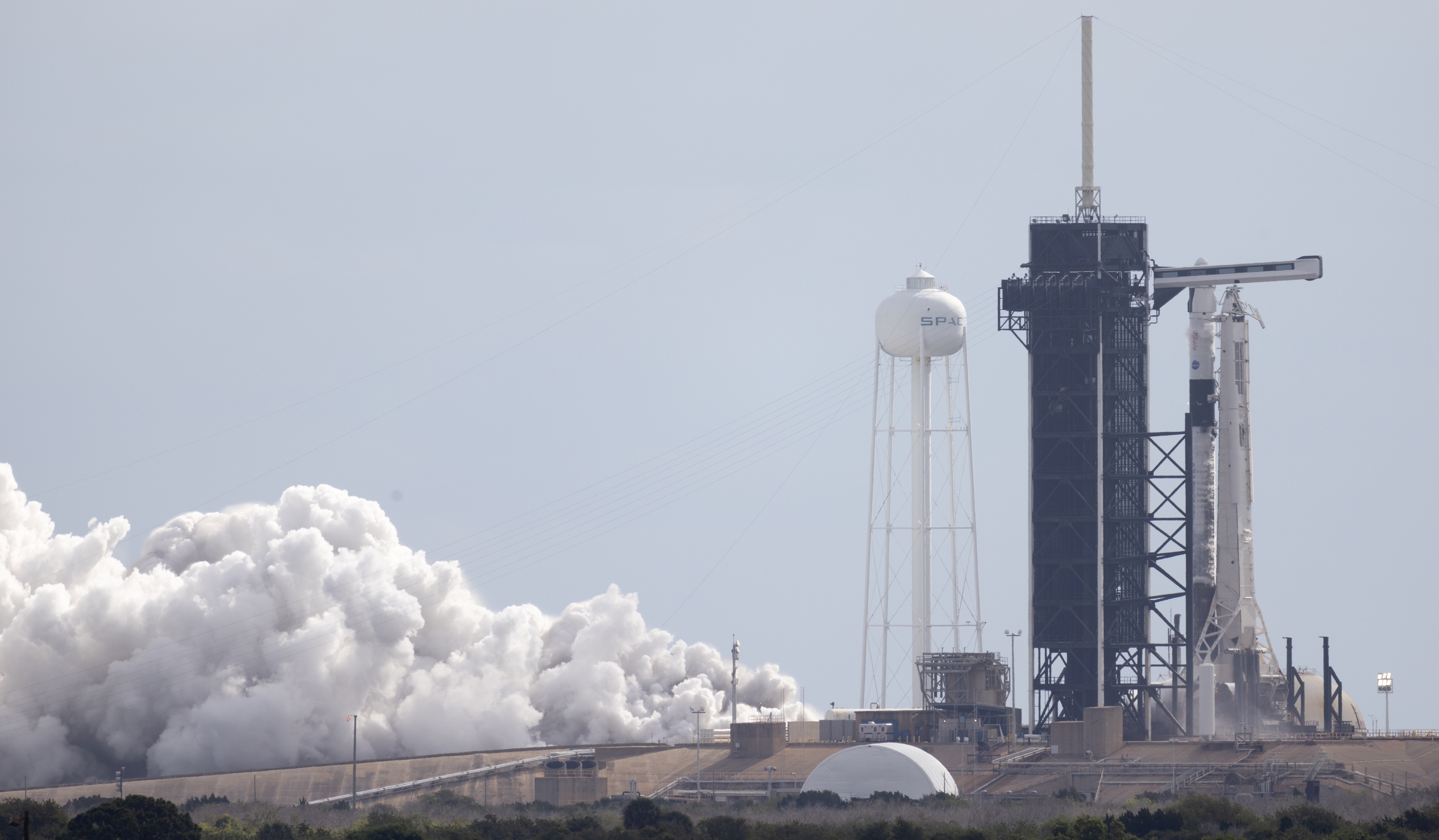 Test statyczny rakiety Falcon 9 przed misją Crew-4 (Źródło: NASA/Joel Kowsky)