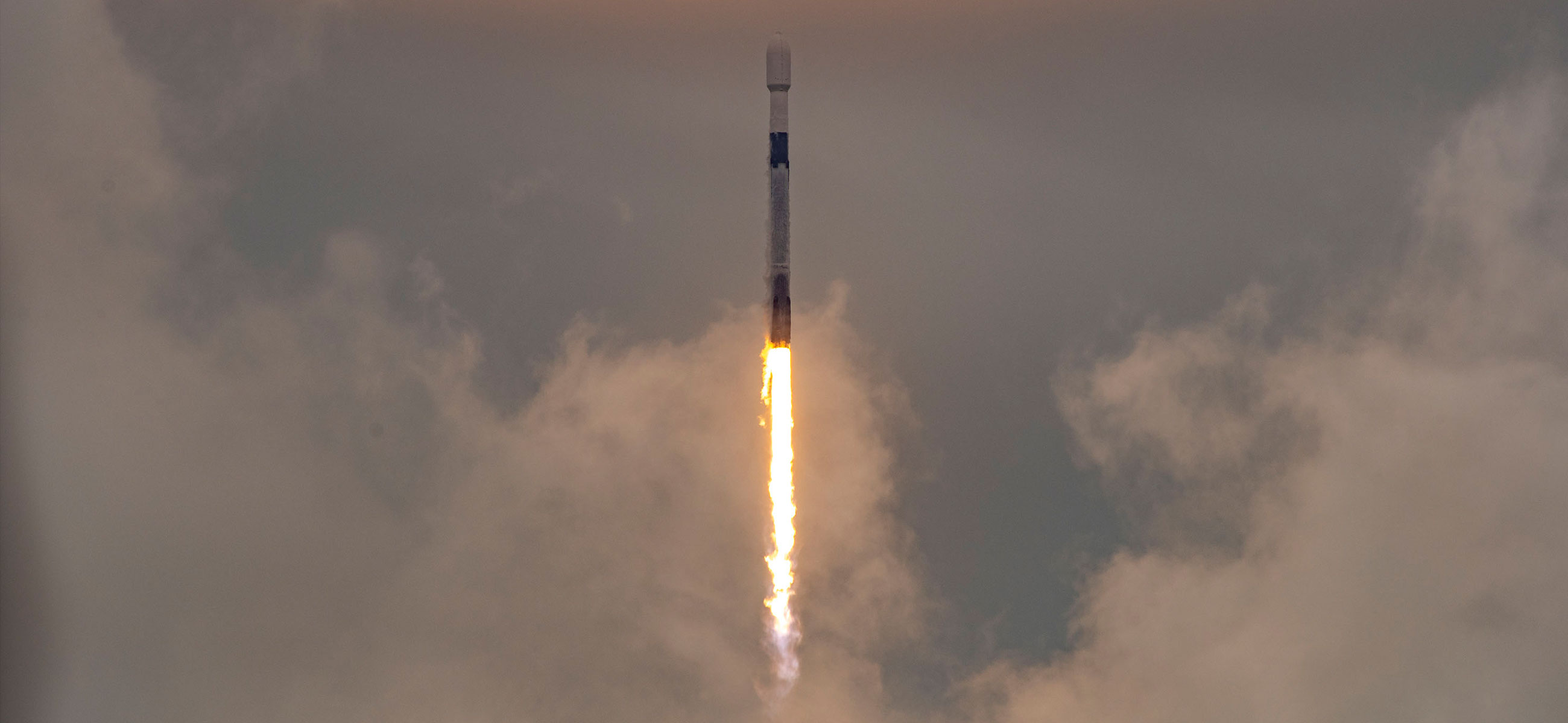 Start rakiety Falcon 9 z misją Transporter-4 (Źródło: SpaceX)