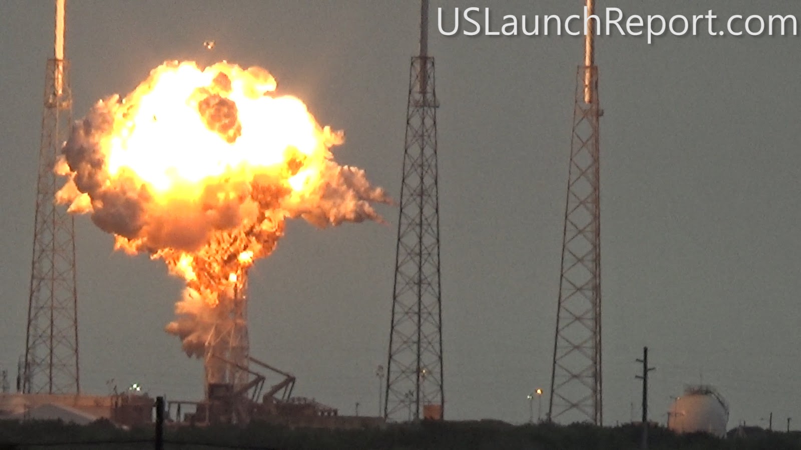 Wybuch rakiety Falcon 9 podczas przygotowań do testu statycznego przed misją AMOS-6 (Źródło: USLaunchReport.com)