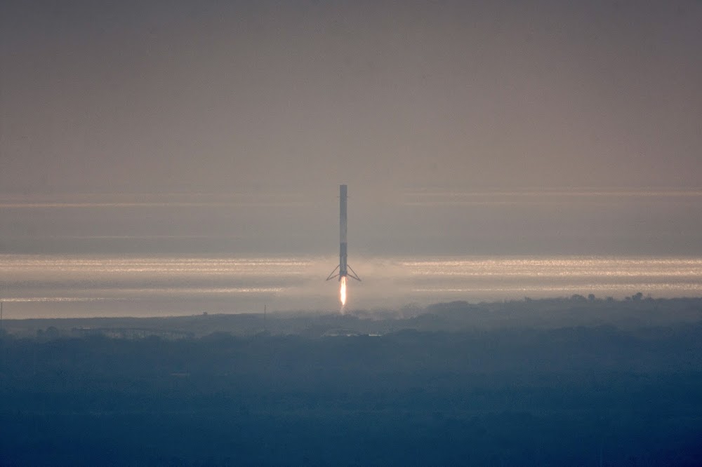 Udany start i lądowanie Falcona 9 podczas misji CRS-10